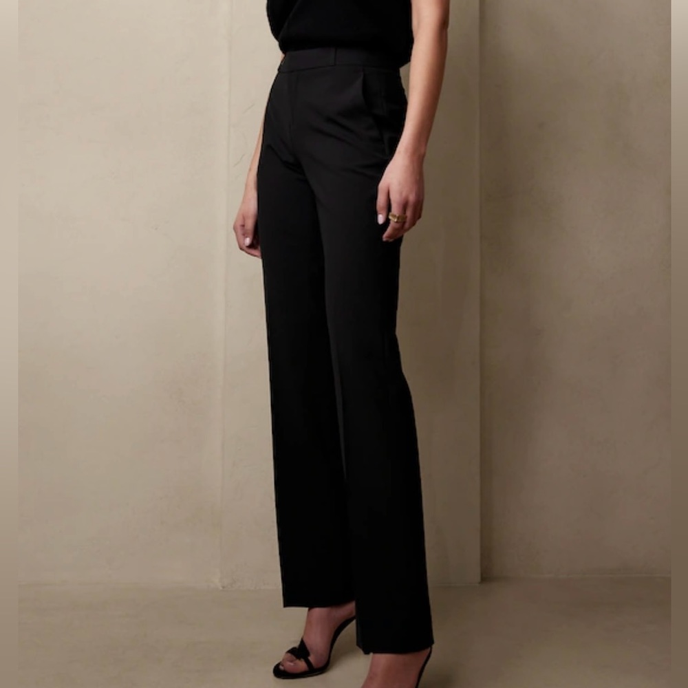 NEVER WORN Banana Republic, Logan Bootcut-Strait Wool Blend Pant